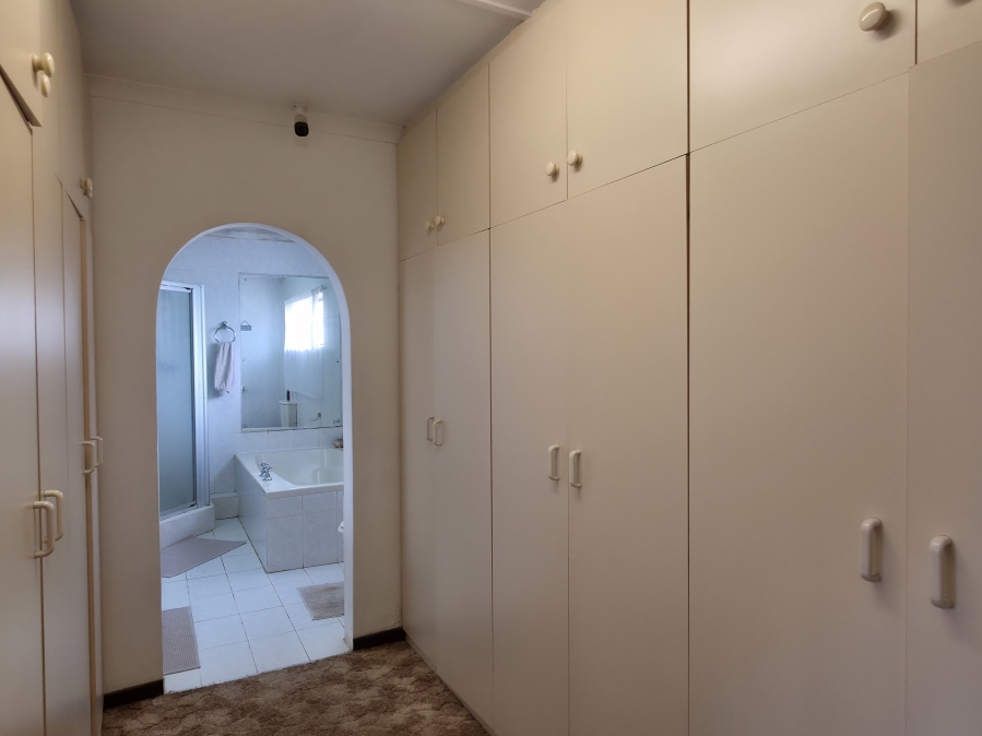 4 Bedroom Property for Sale in Noorsekloof Eastern Cape